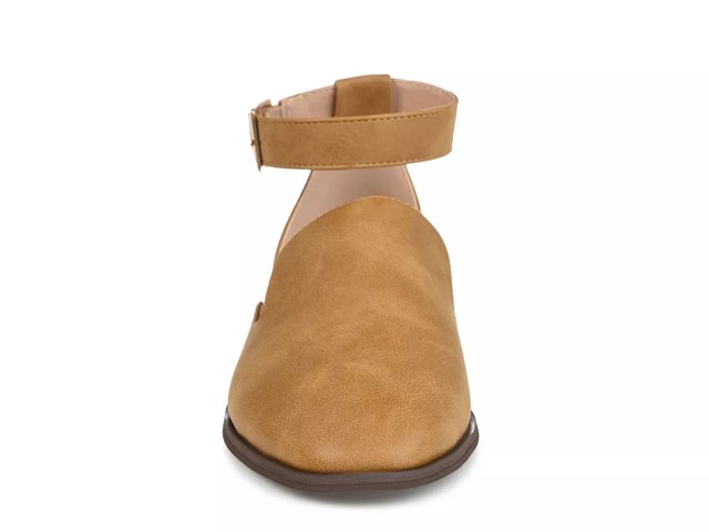 Journee Loreta Flat