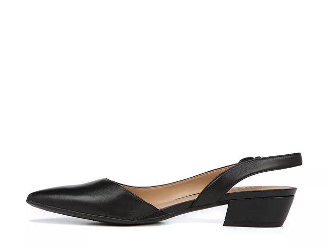 Naturalizer Banks Pump