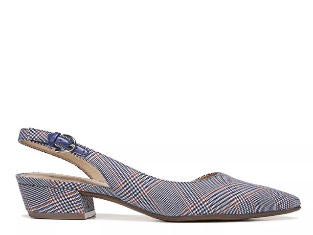 naturalizer banks pump
