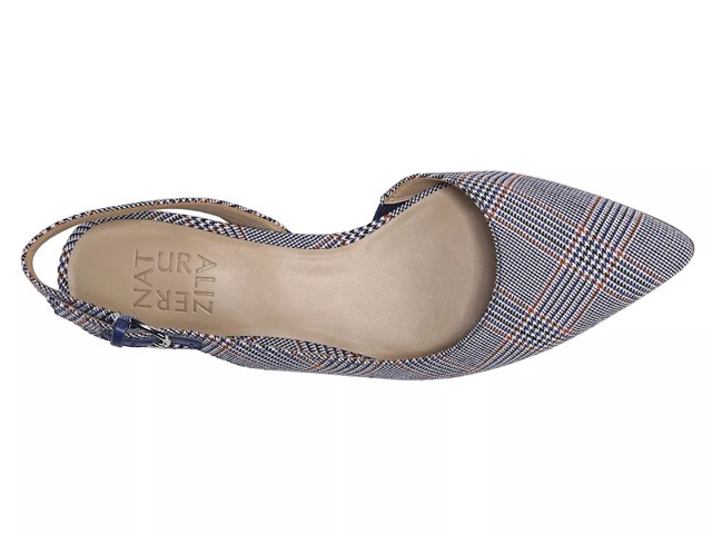 naturalizer banks pump