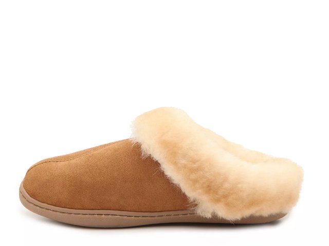Minnetonka Sheepskin Scuff Slipper