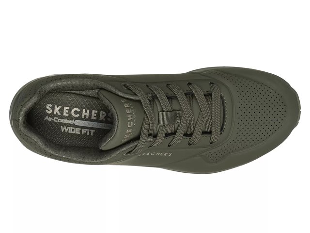 Skechers Street Women's Uno-Stand on Air Sneaker, Red, 5 Wide : :  Clothing, Shoes & Accessories