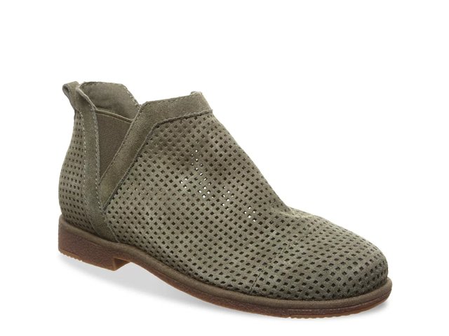 Bearpaw boots shop at dsw