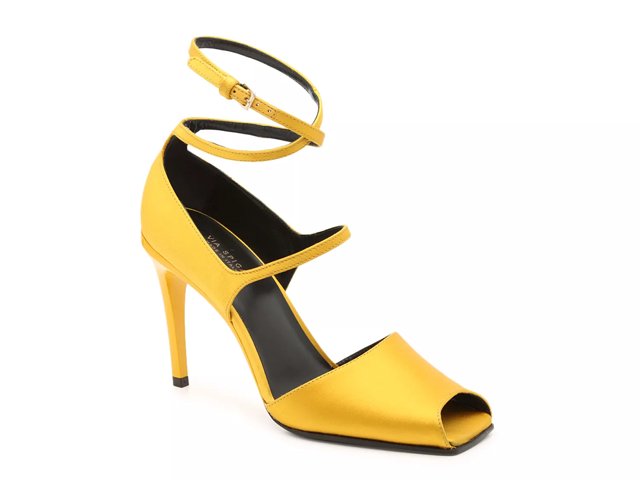 Dsw via spiga store