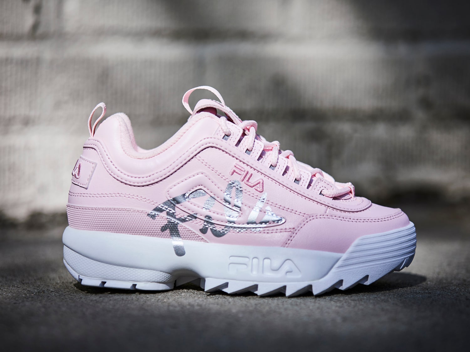 fila disruptor 2 script distressed