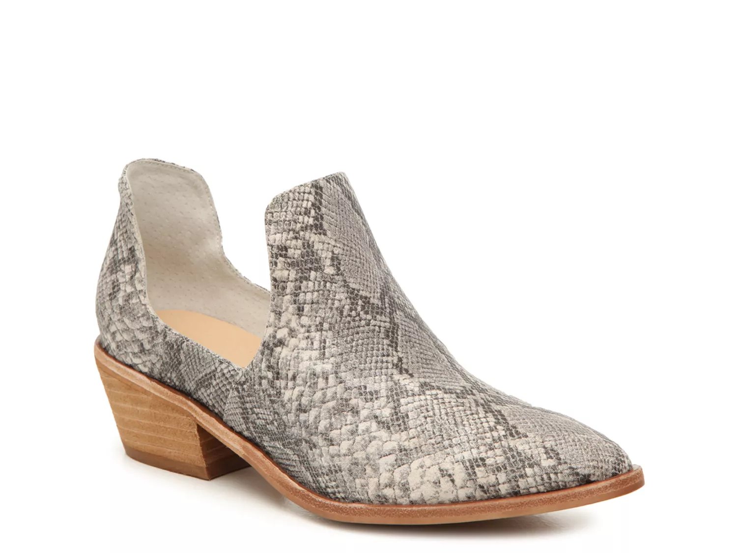 naturalizer pointed toe pump