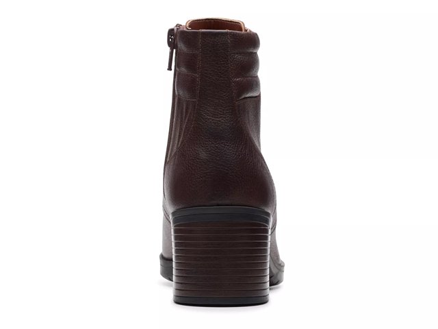 hollis jasmine bootie clarks
