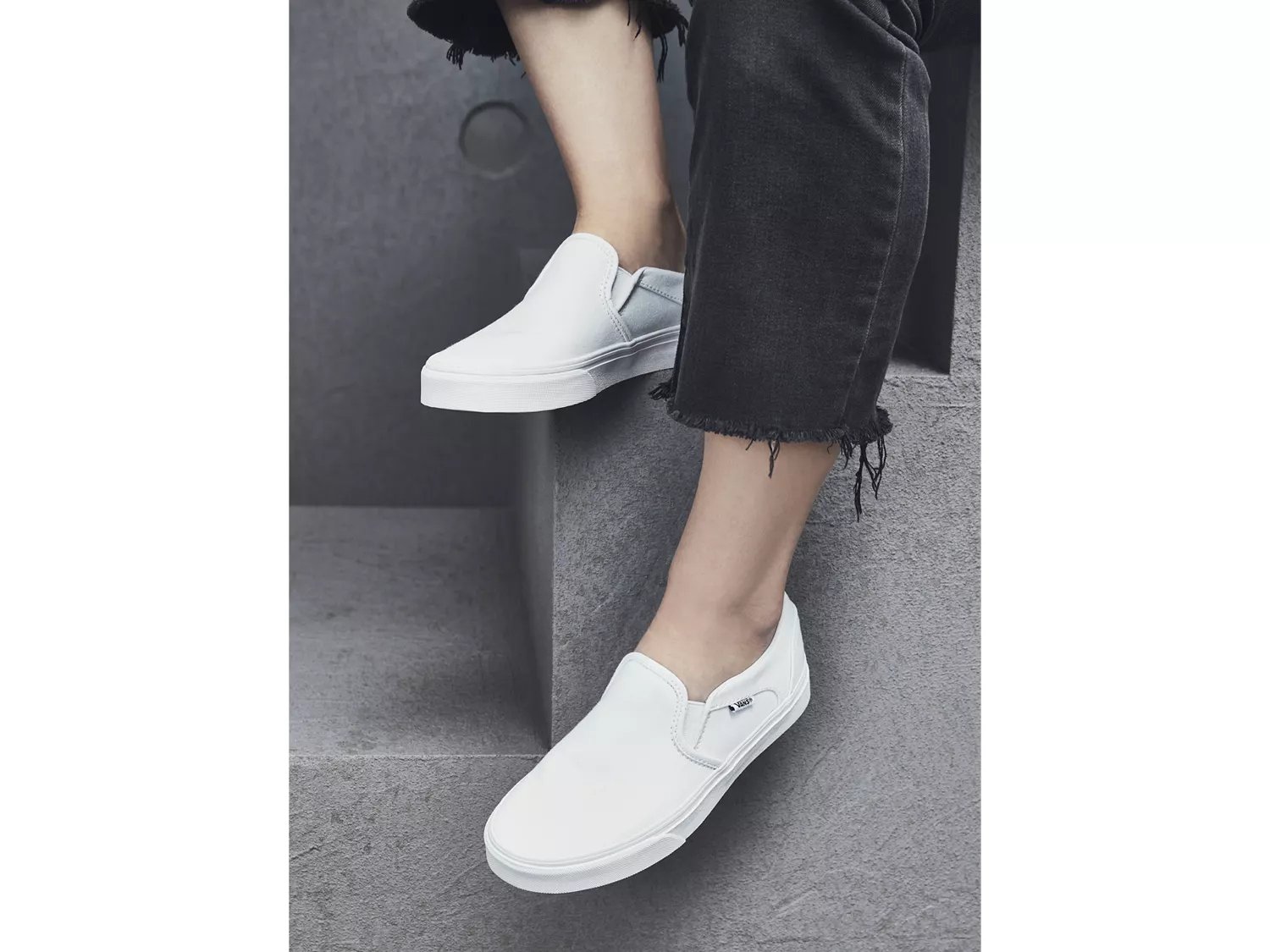 vans asher slip on white