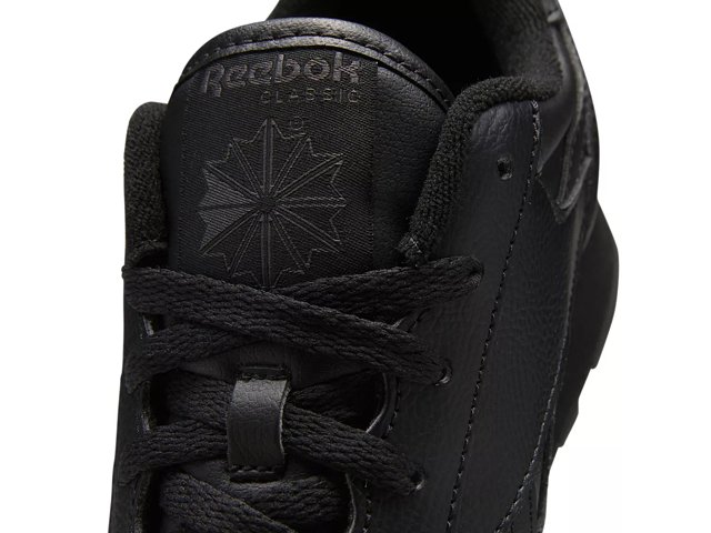 Reebok women's classic renaissance sneaker black top