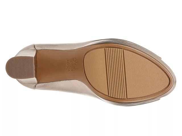 naturalizer amie platform pump