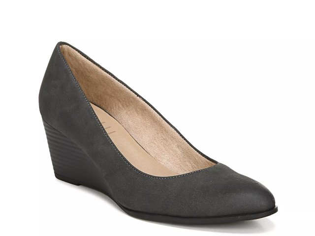 Dsw sales naturalizer pumps