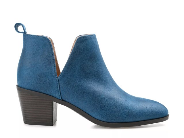 Clarks poise lola bootie sale