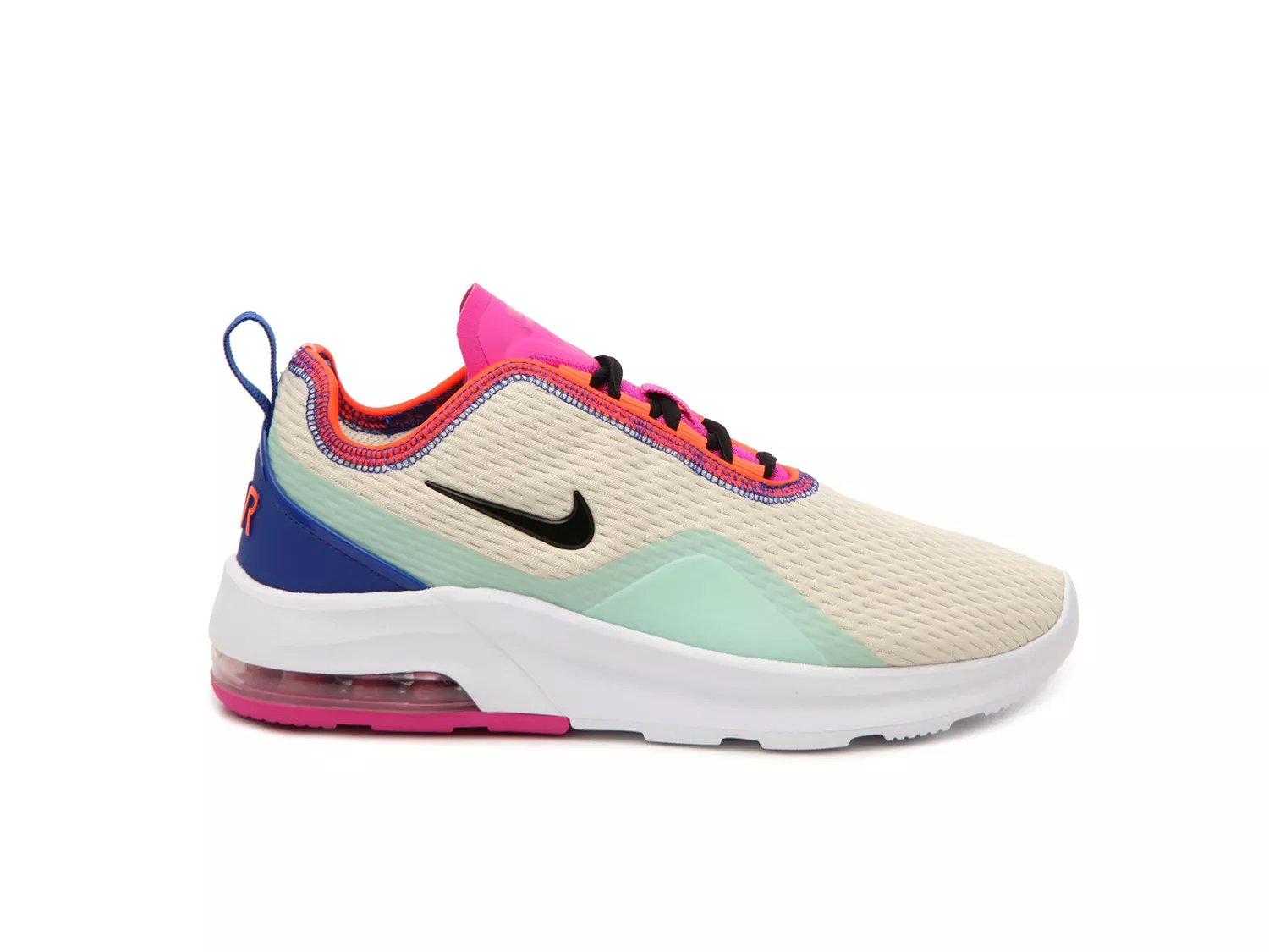 nike women's air max motion 2 shoe