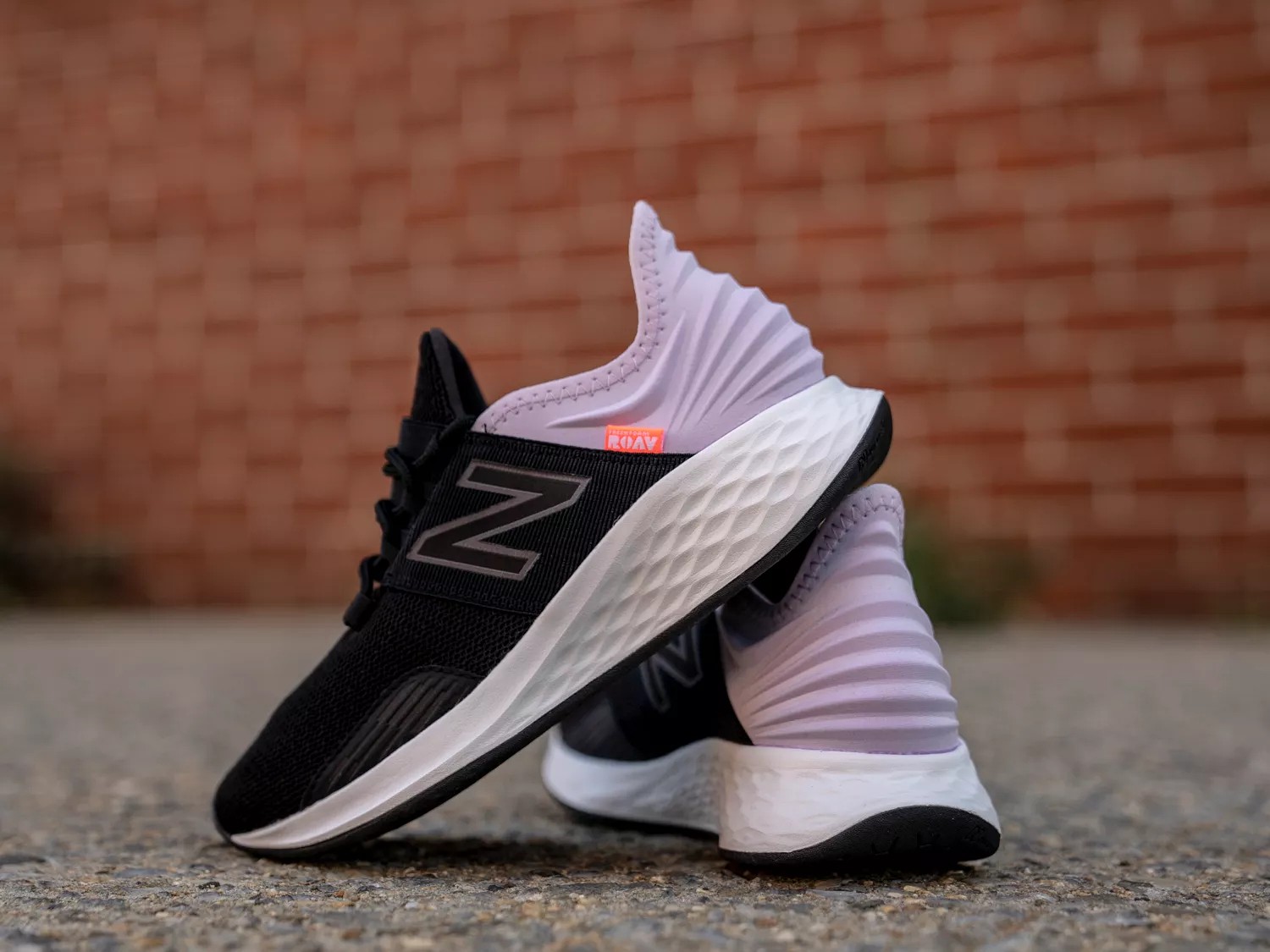 dsw new balance roav