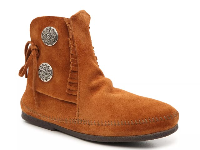 Minnetonka 2 clearance button hardsole boot