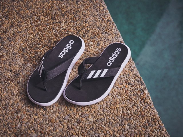 Adidas men's comfort flip flops hotsell