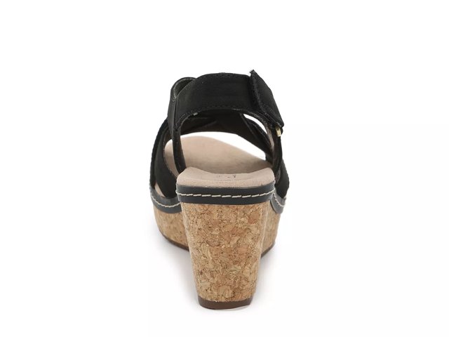 clarks annadel pearl wedge