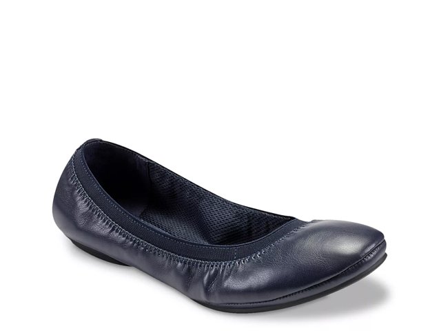 Bandolino black flats discount