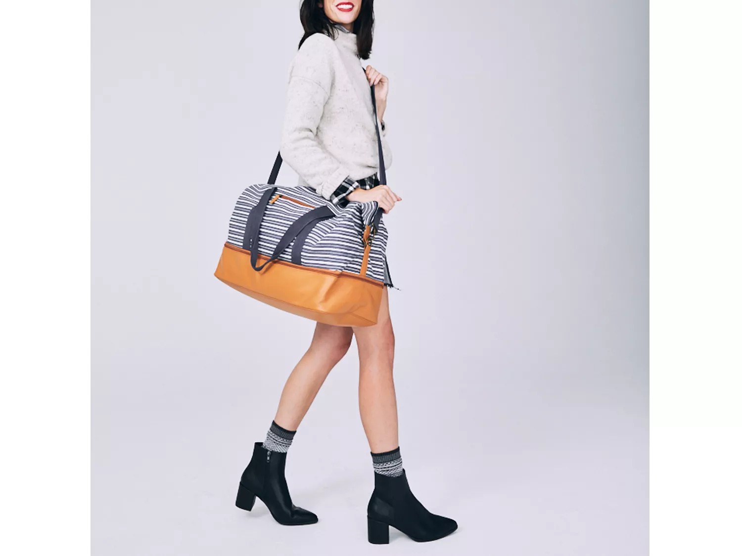 DSW EXCLUSIVE newest FREE STRIPED TOTE