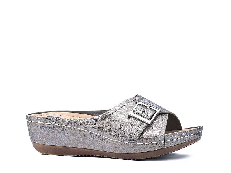 BZees Desire Wedge Sandal - Free Shipping | DSW