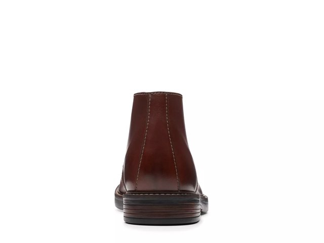 clarks paulson mid chukka boot