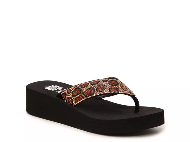 Dsw store yellow box
