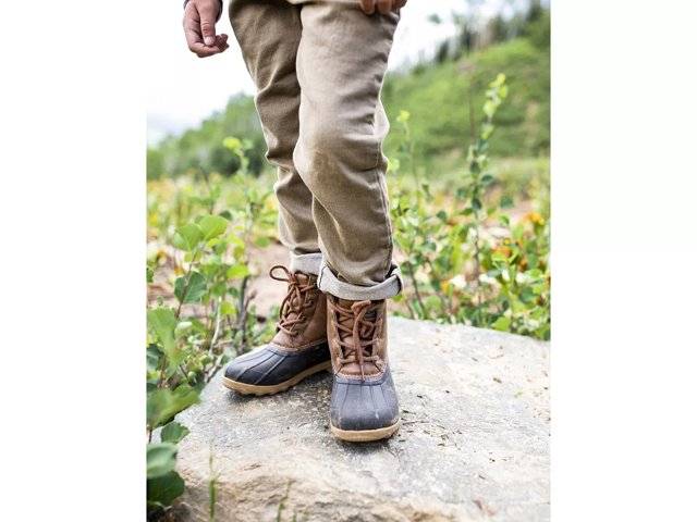Sperry duck sales boots at dsw