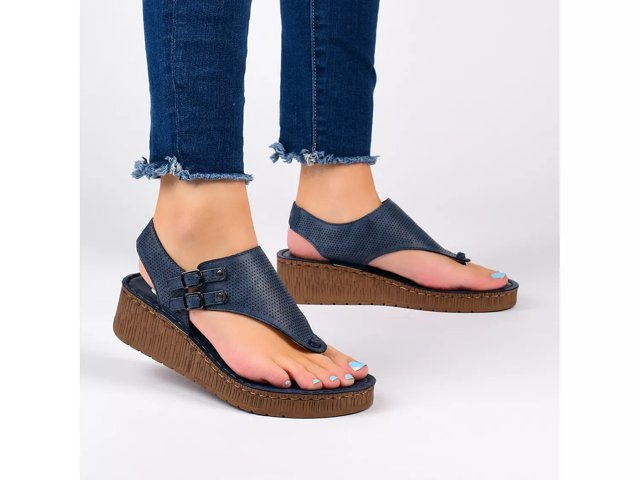 Journee wedge sandals hotsell