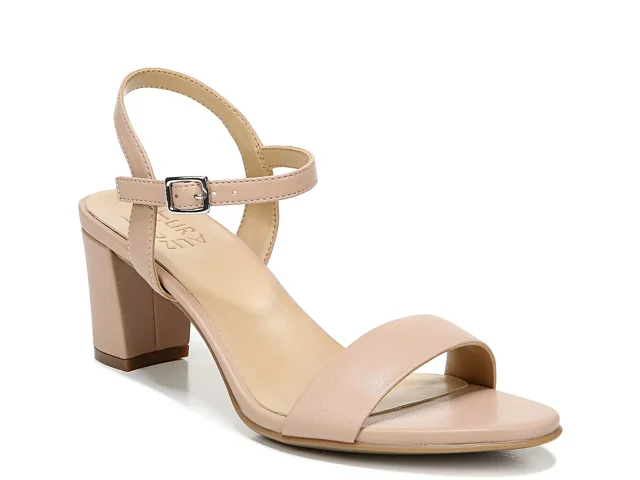 Naturalizer nude heels discount