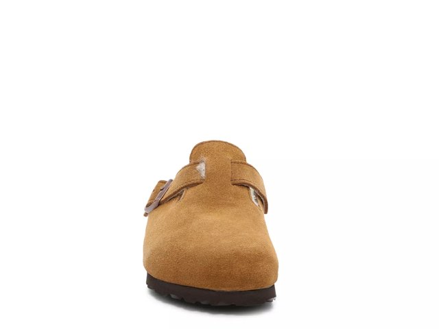 Shearling Boston Birkenstocks >> 🥹🤎🍂 #bostonclogs