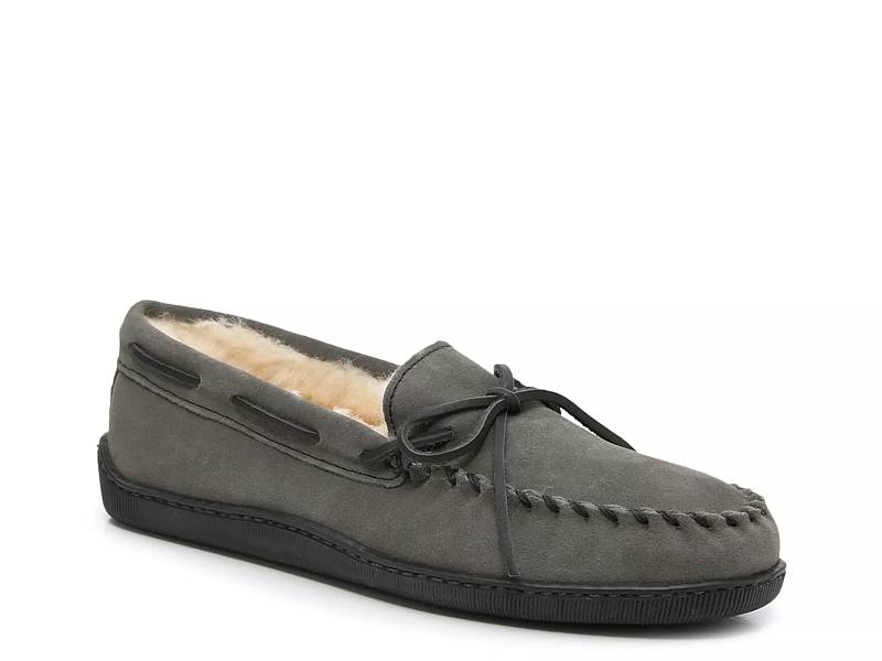 Minnetonka sheepskin hardsole discount moccasin