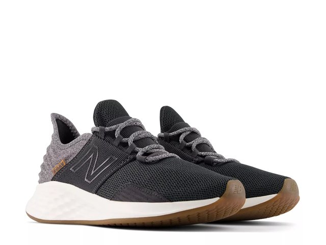 New balance fresh foam roav black online