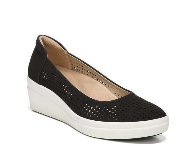 Naturalizer sam wedge clearance