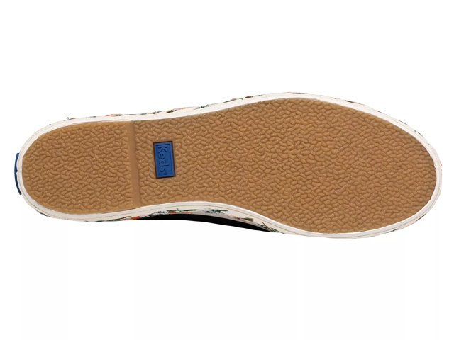 protecting canvas shoes