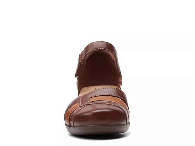 clarks emily daisy pump
