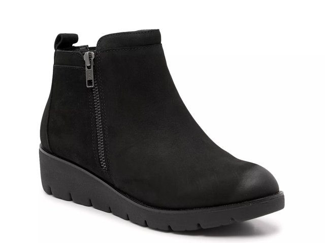 Earth wedge clearance boots