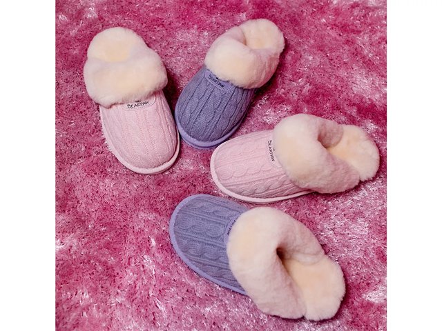 Pink hotsell bearpaw slippers