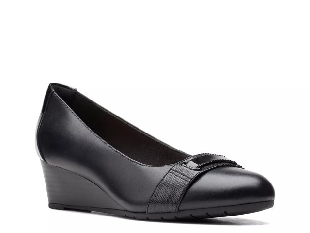 Clarks mallory wedge pump hotsell