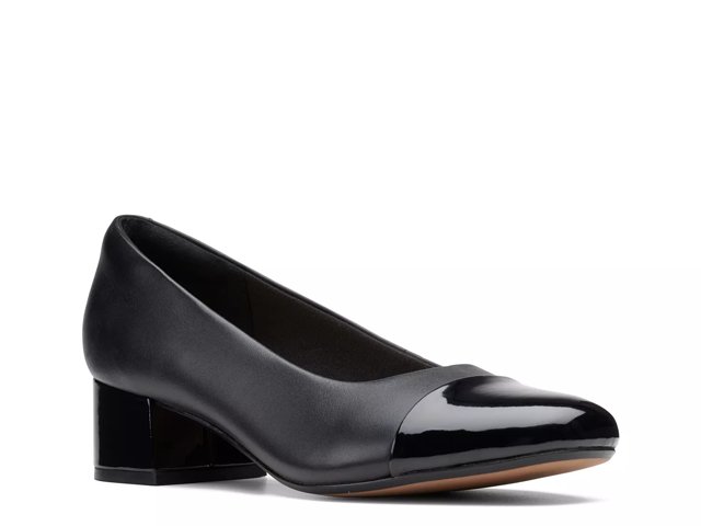 Clarks artisan pumps outlet