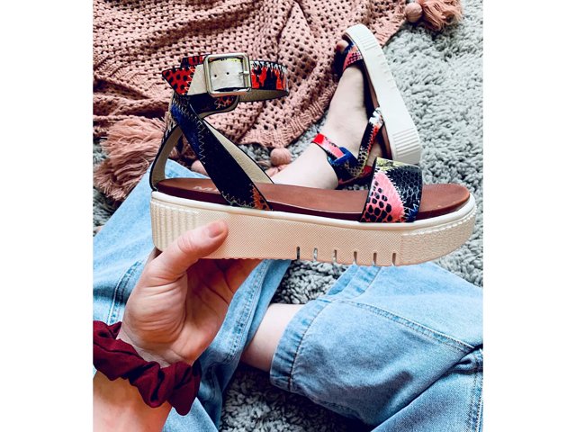 Mia Lunna Wedge Sandal Dsw