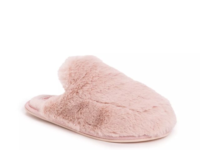 Dsw fuzzy slippers 2025