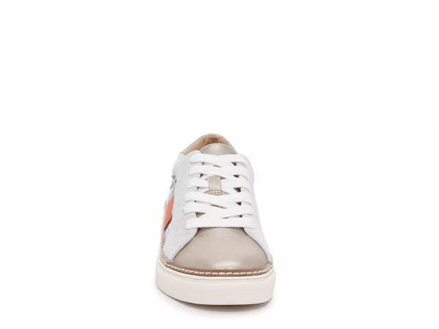 kalinda sneaker