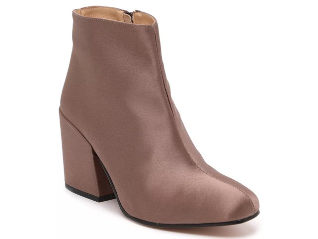 Dsw new arrivals taupe boots