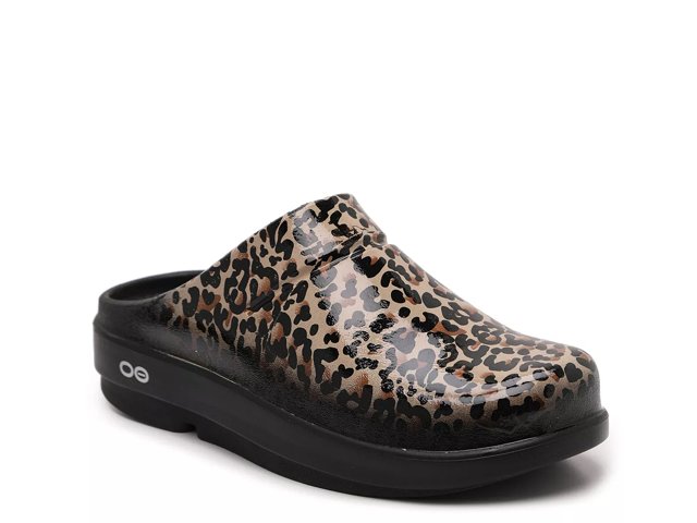 Dsw oofos discount