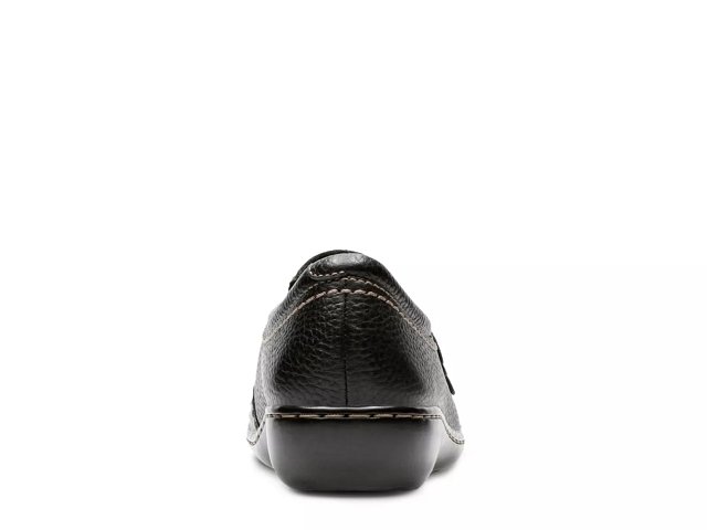 Clarks ashland effie slip on top