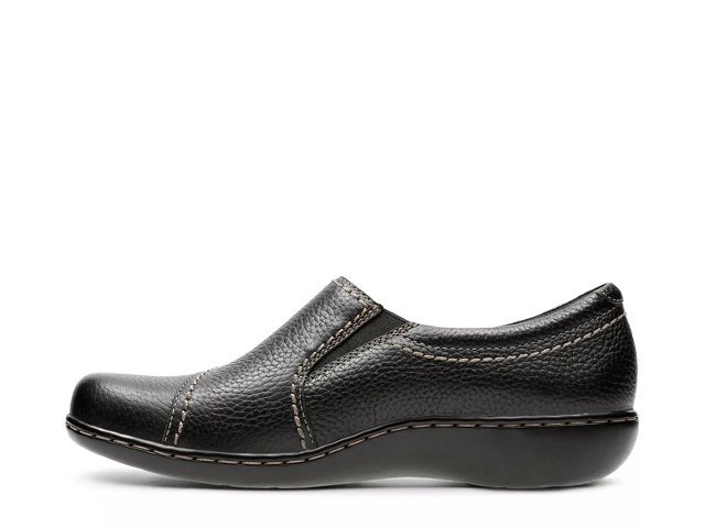 Clarks ashland effie black top