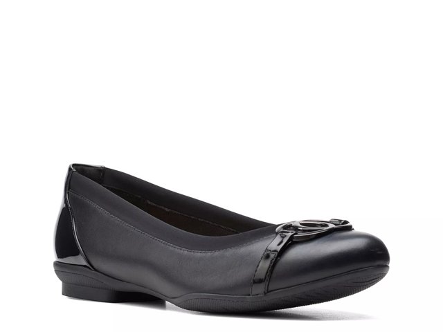 Clarks flats dsw cheap
