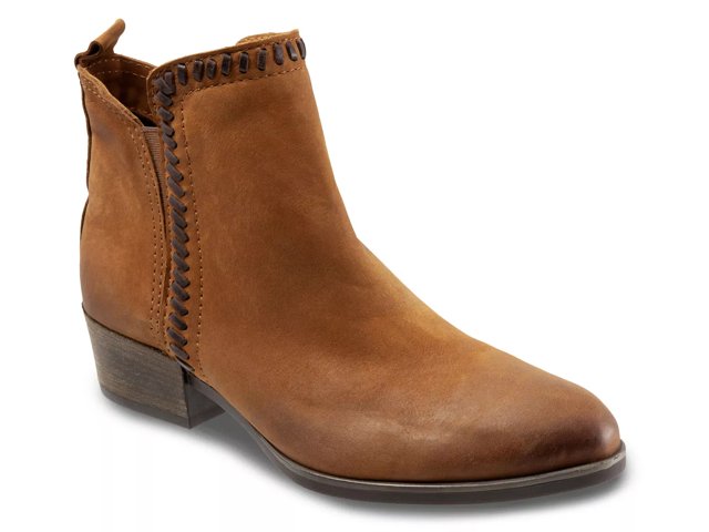 bueno lodi block heel bootie