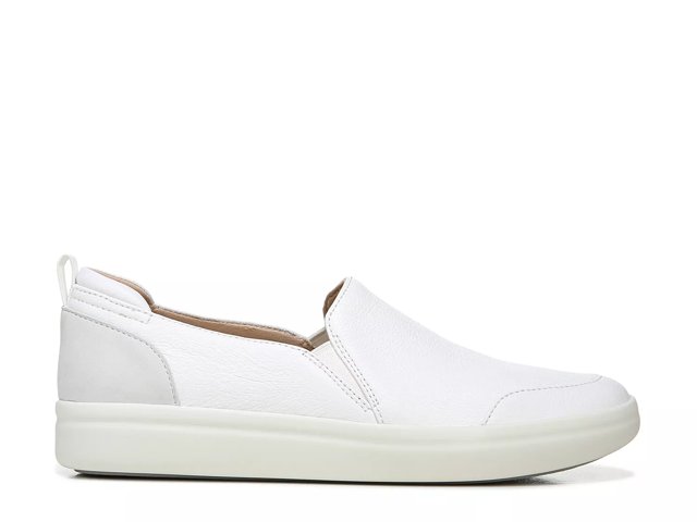vionic penelope slip on