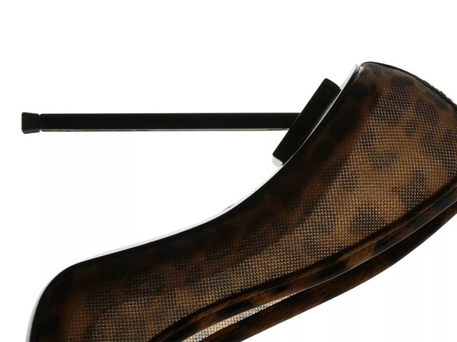 jessica rich mesh pump